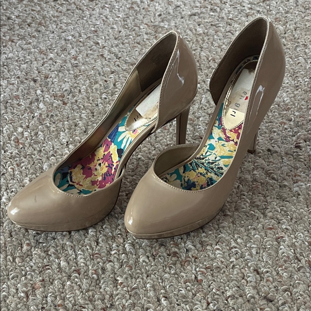 Madden Girl Tan Patent Heels